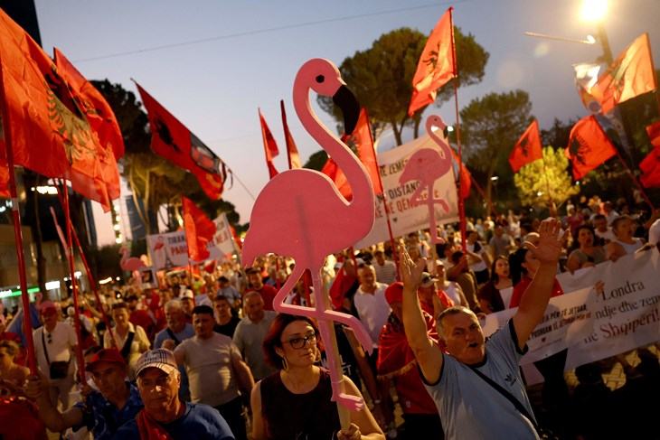"Flamingo revolucija" ušla u 100. dan: Strojevi stigli, a prosvjedi ne prestaju