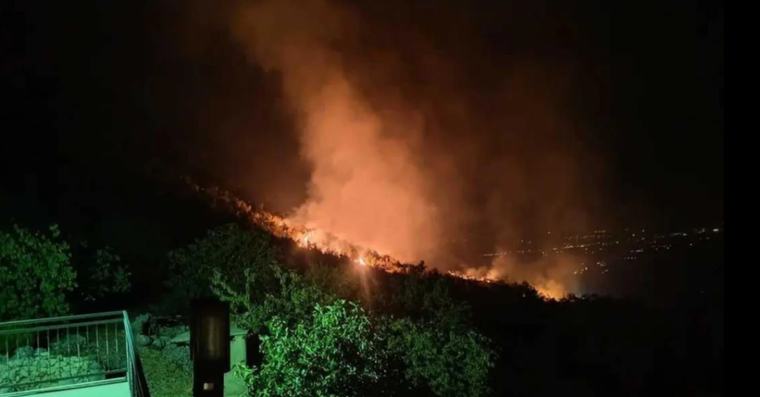 Usred noći buknula vatra kod Vrgorca, vatrogasce na makadamskom putu dočekao nevjerojatan prizor