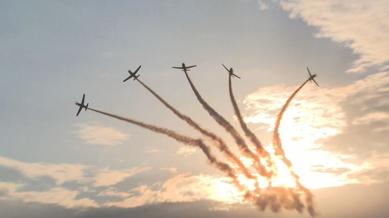 Građani uživali u atraktivnom letačkom programu Aeroshowa Kupa