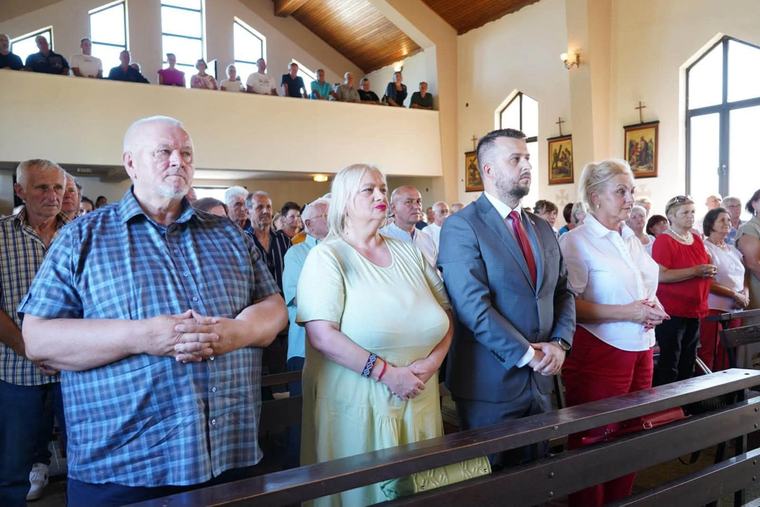 prije 2 h Mala Gospa proslavljena u Kulašima Kandidat za potpredsjednika Republike Srpske Jukić u Kulašima: Tu smo za Hrvate