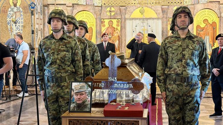 Reagirala EK Ratni zločinac Ratko Mladić u Srbiji pokopan uz vojne počasti