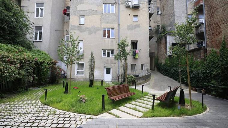 FOTO Pogledajte 14 zagrebačkih dvorišta koja su bila asfaltirana i siva, a sada su zelene oaze